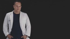 κοιλιακούς και σμιλεμένο κορμί